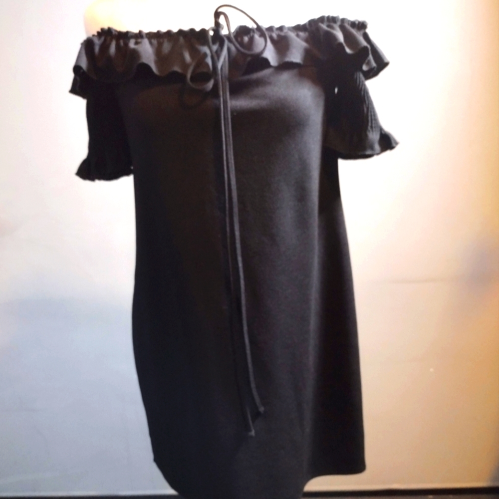Zara Off the Shoulders ruffle short sleeves size medium black dress
